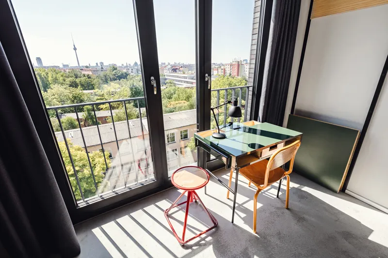 Neon Wood Student Housing - Penthouse Apartment in Berlin, Mitte-Wedding — photo 1
